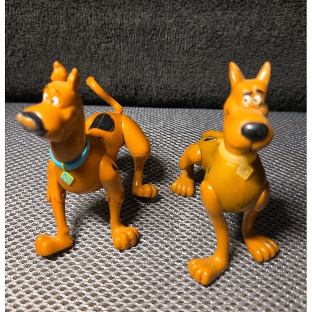 2 Vntg Scooby Doo Figurines